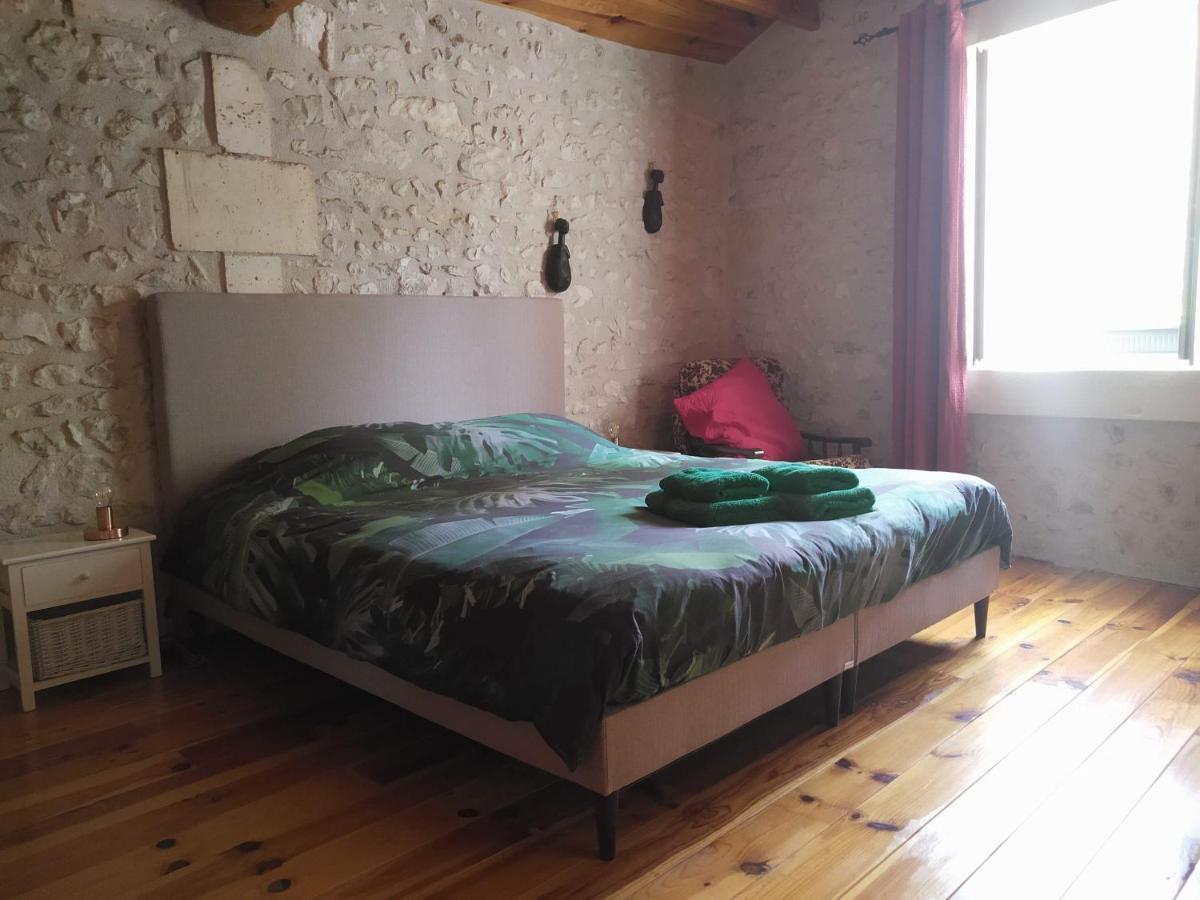 La Grange De Lucie -Chambres D'Hotes En Perigord-Dordogne Nanteuil-Auriac-de-Bourzac Екстериор снимка