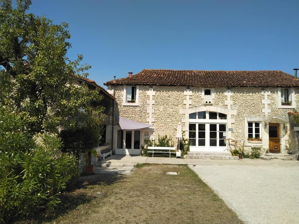 La Grange De Lucie -Chambres D'Hotes En Perigord-Dordogne Nanteuil-Auriac-de-Bourzac Екстериор снимка