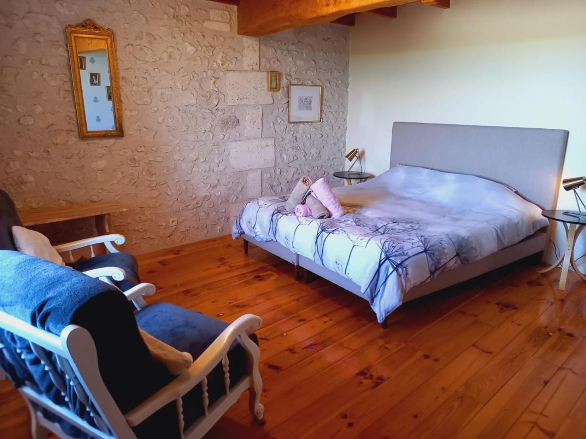 La Grange De Lucie -Chambres D'Hotes En Perigord-Dordogne Nanteuil-Auriac-de-Bourzac Екстериор снимка