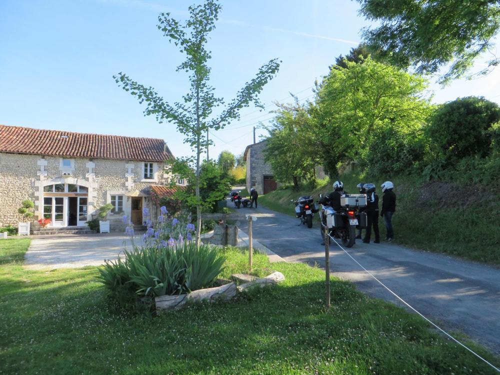La Grange De Lucie -Chambres D'Hotes En Perigord-Dordogne Nanteuil-Auriac-de-Bourzac Екстериор снимка